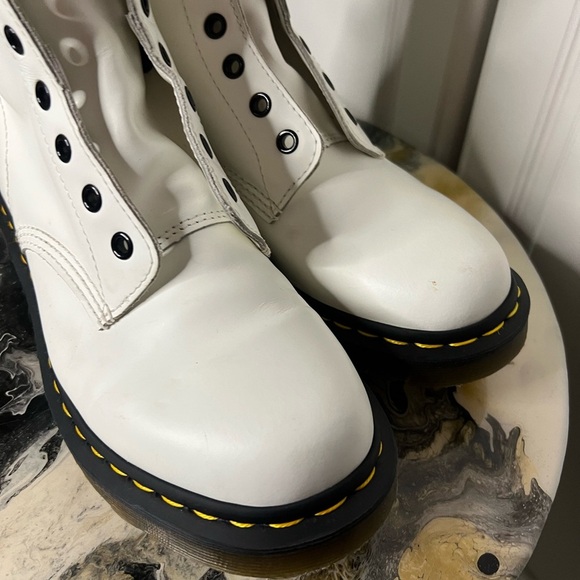 Dr Martens 1460 Smooth White Leather Lace Up Boot - Picture 7 of 12